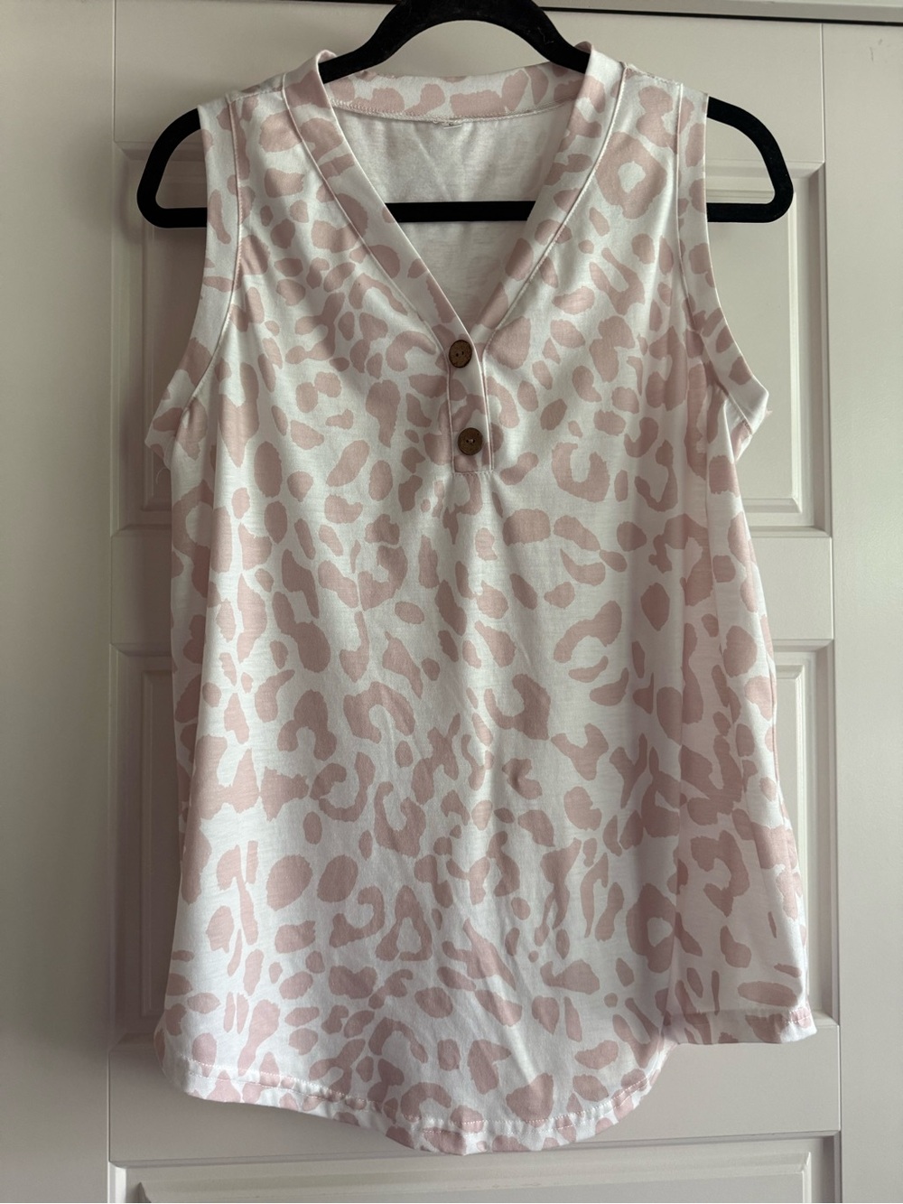 Sleeveless V-Neck Animal Print Tank Top - Blush/White